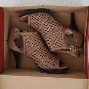 Dress barn peekaboo heels